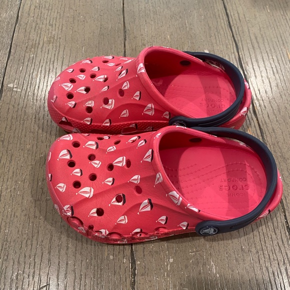 Semi used crocs - Picture 2 of 4